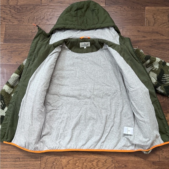 NWOT Passenger Women's Sefton Recycled Deep-Pile Sherpa Full Zip Fleece Fir Tree - Picture 8 of 11